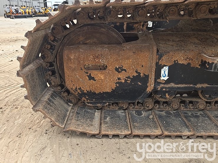 2022-deere-130g-image-12