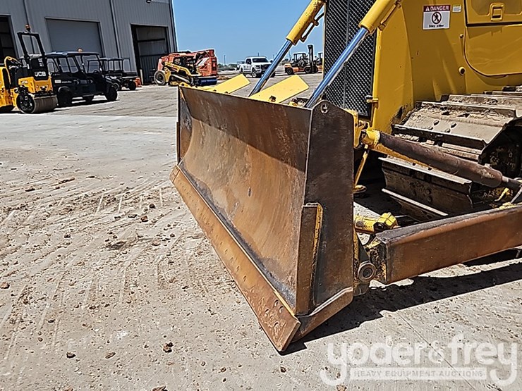 2021-komatsu-d65px-18-image-20