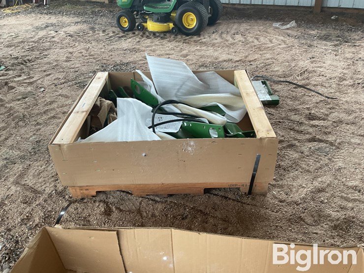 john-deere-148-image-6