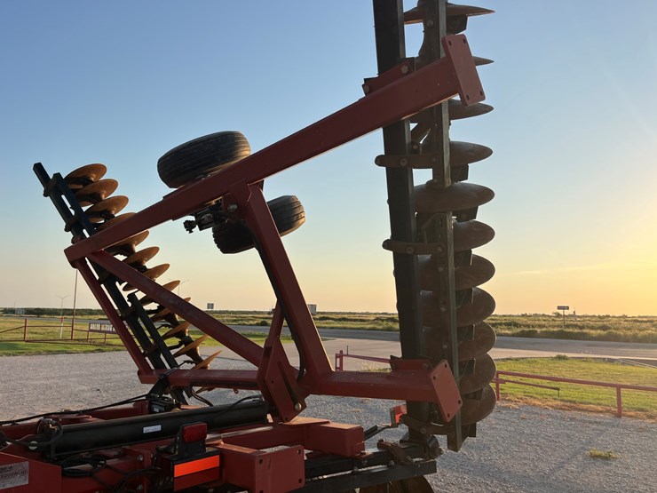 case-ih-370-image-11