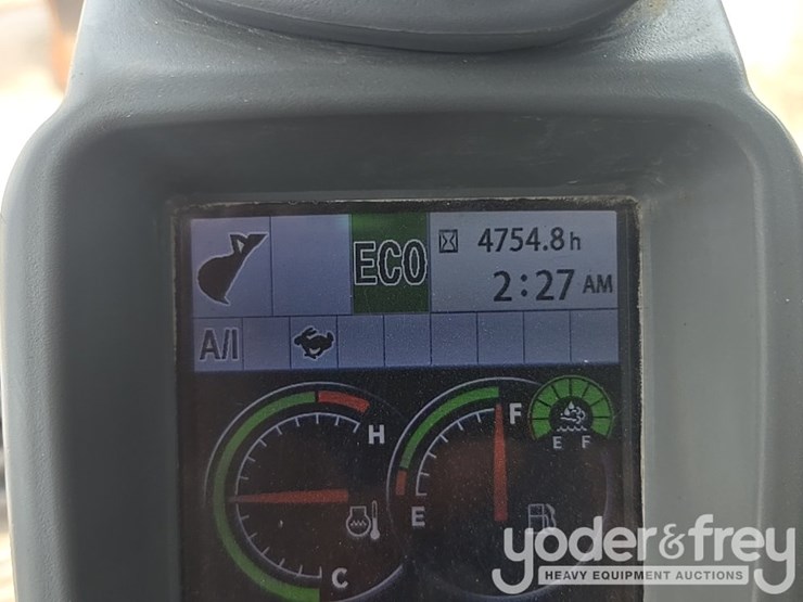 2022-deere-130g-image-89