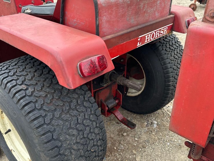 2004-wheelhorse-d180-image-6
