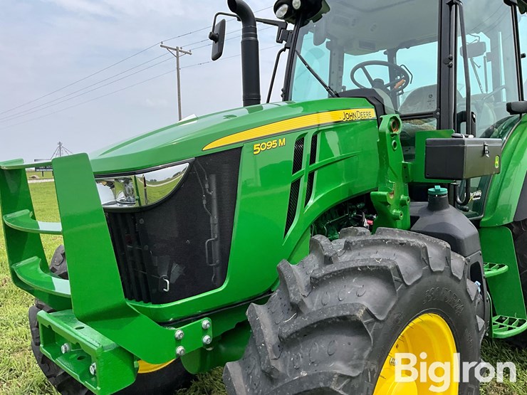 2023-john-deere-5095m-image-19