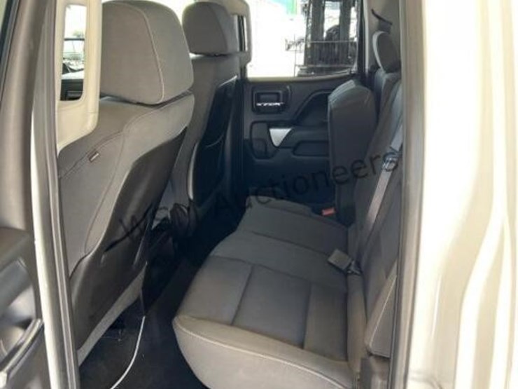 2015-chevrolet-silverado-1500-image-25