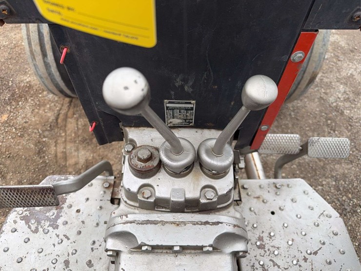 massey-ferguson-265-image-32