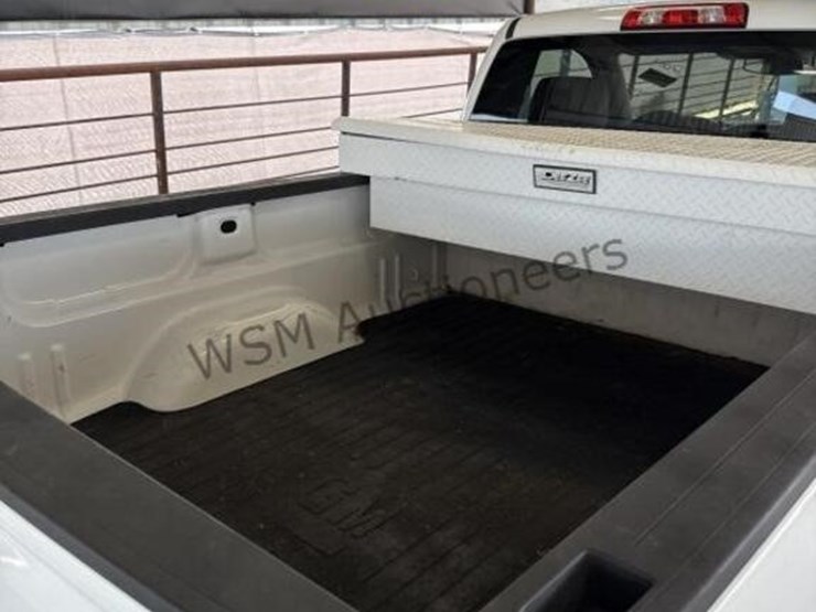 2014-chevrolet-silverado-1500-image-10