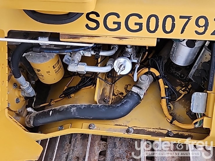 2019-caterpillar-d6n-lgp-image-47