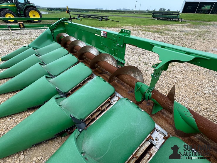 2022-john-deere-c12r-image-12