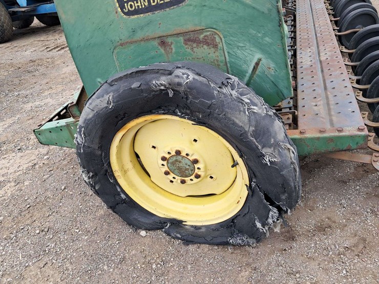 john-deere-8300-image-7