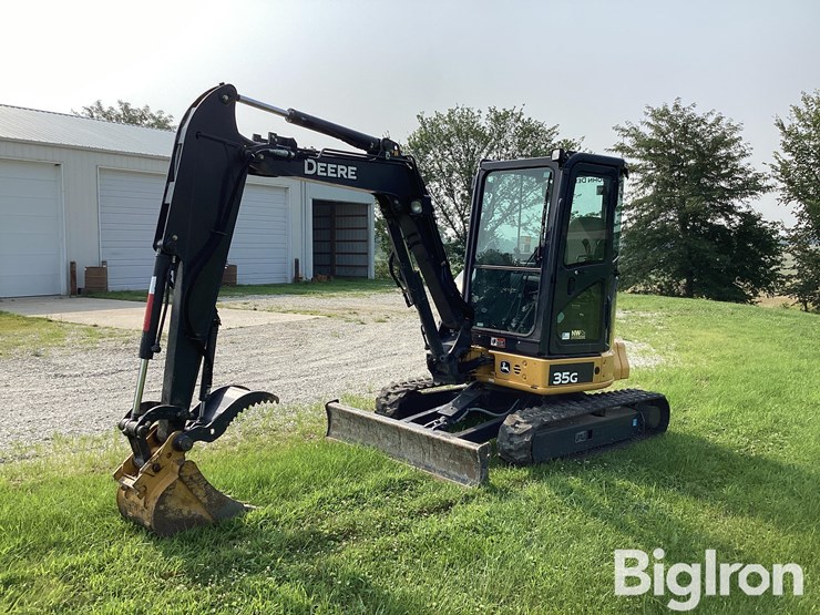 2016-deere-35g-image-1