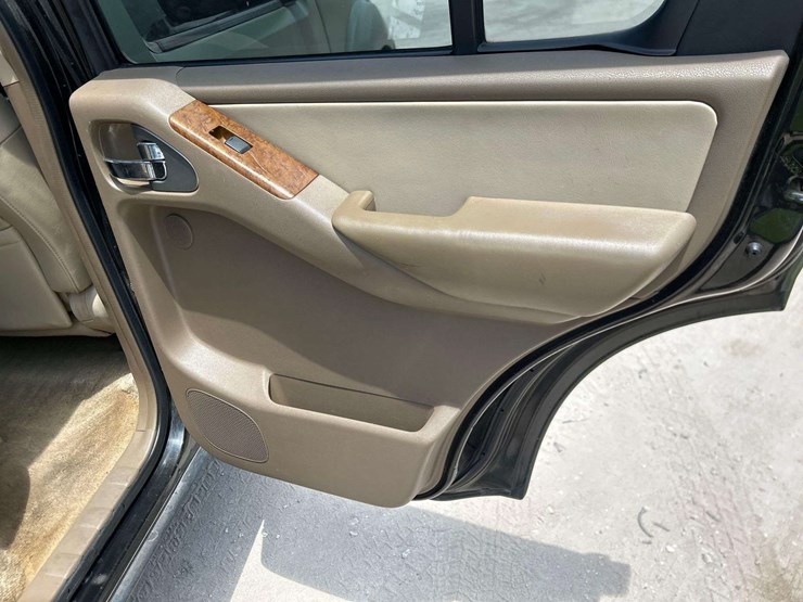 2005-nissan-pathfinder-image-18