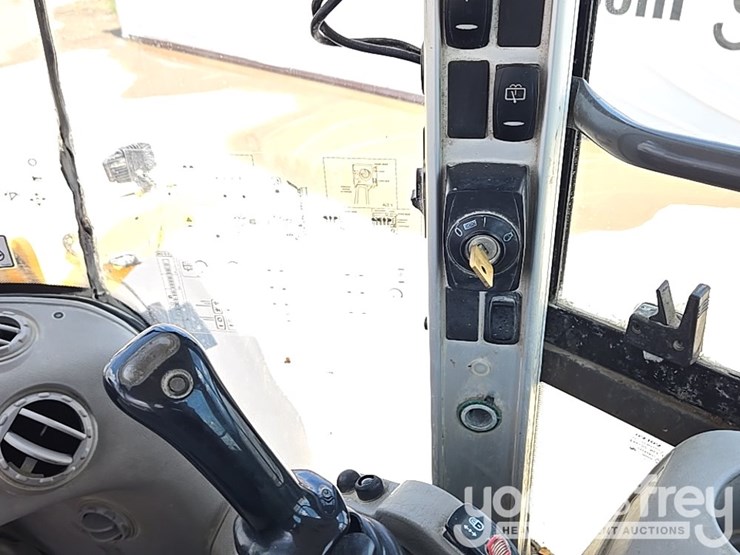 2014-volvo-l60g-image-110