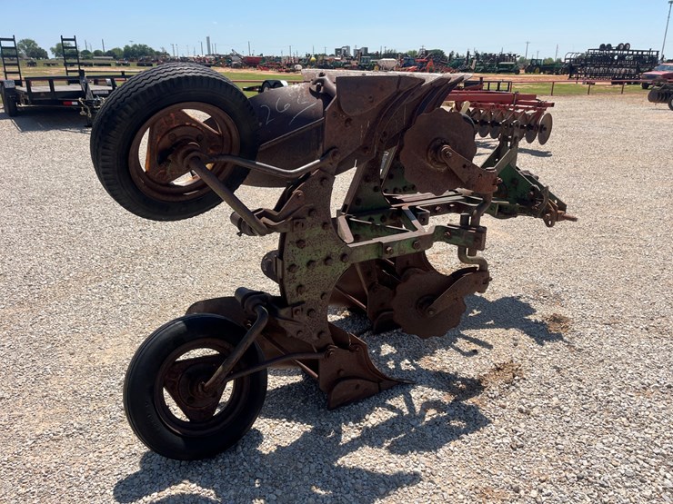 john-deere-835-image-2