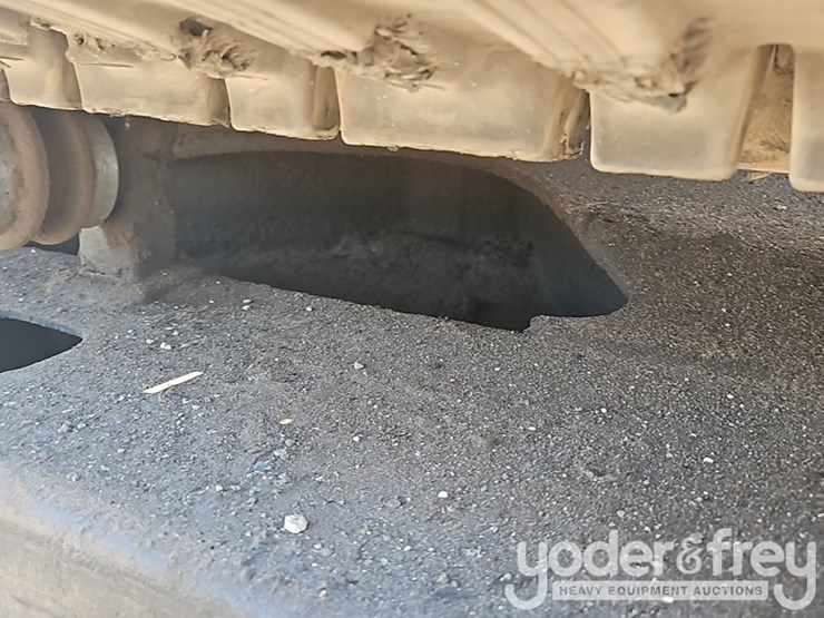 2015-deere-85g-image-11