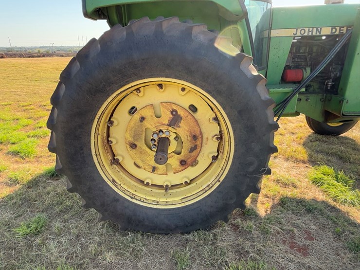john-deere-4240-image-14