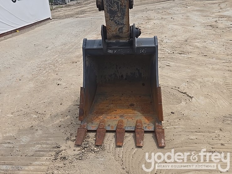 2022-deere-130g-image-66