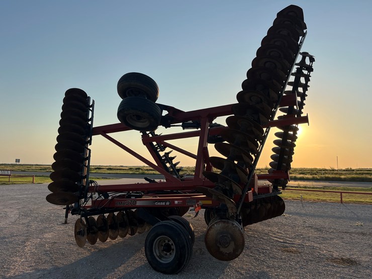case-ih-370-image-15