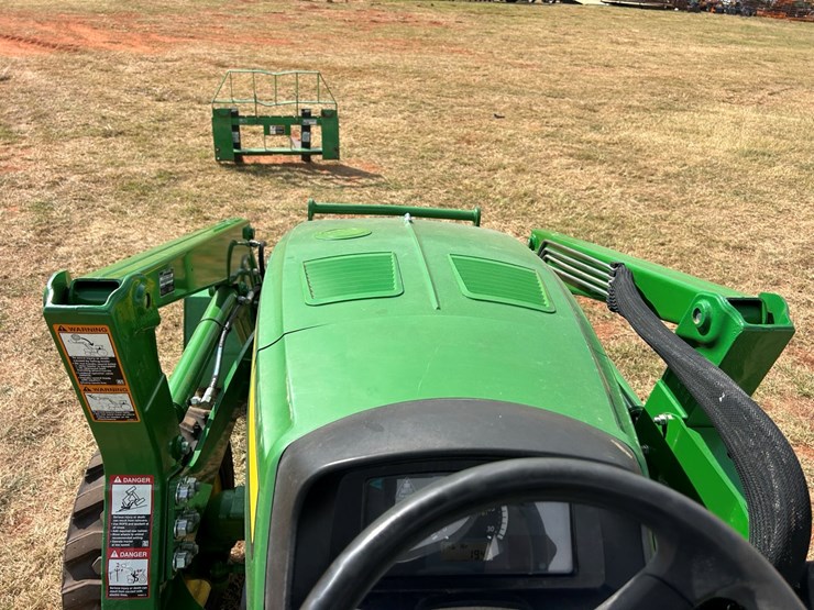 2020-john-deere-4044m-image-25