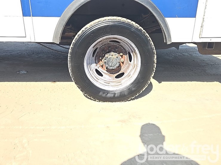 2019-ford-f550-xl-image-15