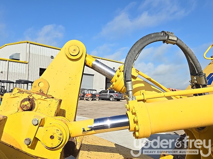 2014-komatsu-d155ax-7-image-33