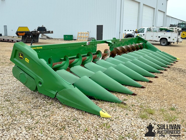 2022-john-deere-c12r-image-2