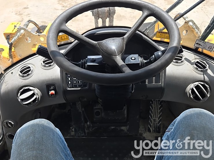 2014-volvo-l60g-image-57