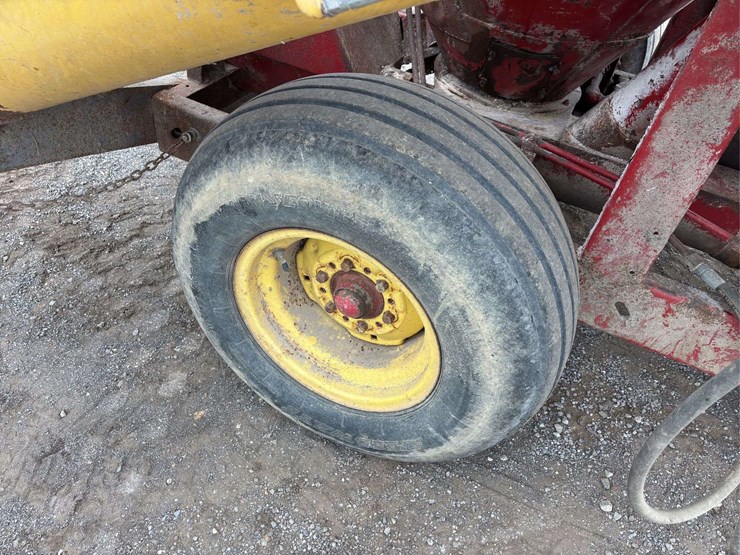 new-holland-355-image-6