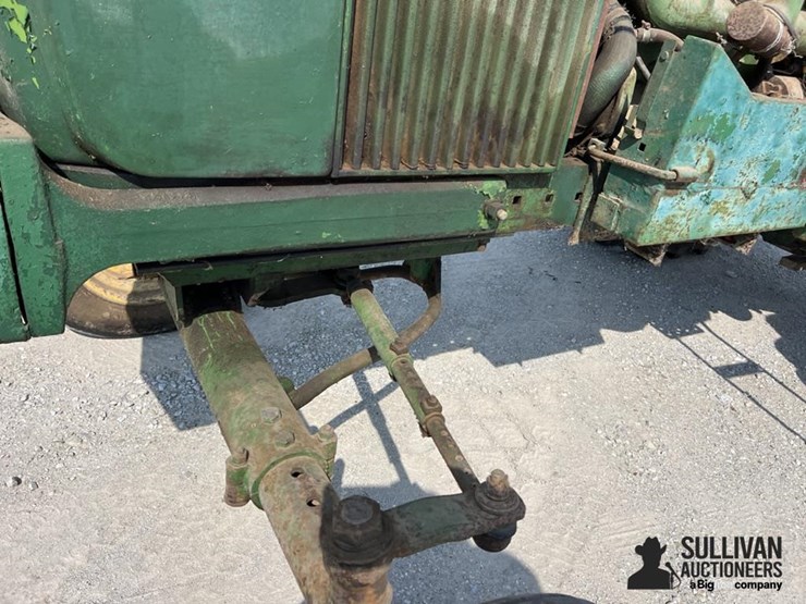 john-deere-4010-image-16