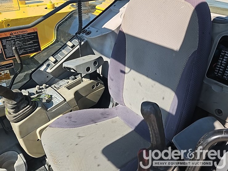 2015-deere-85g-image-33