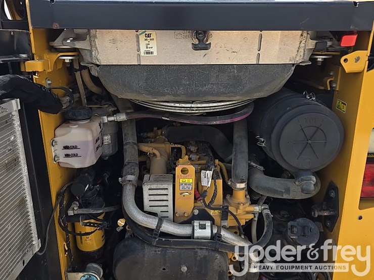 2022-caterpillar-259d3-image-44