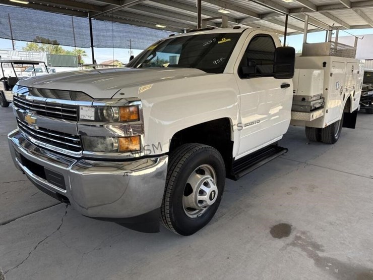 2015-chevrolet-silverado-3500hd-image-4