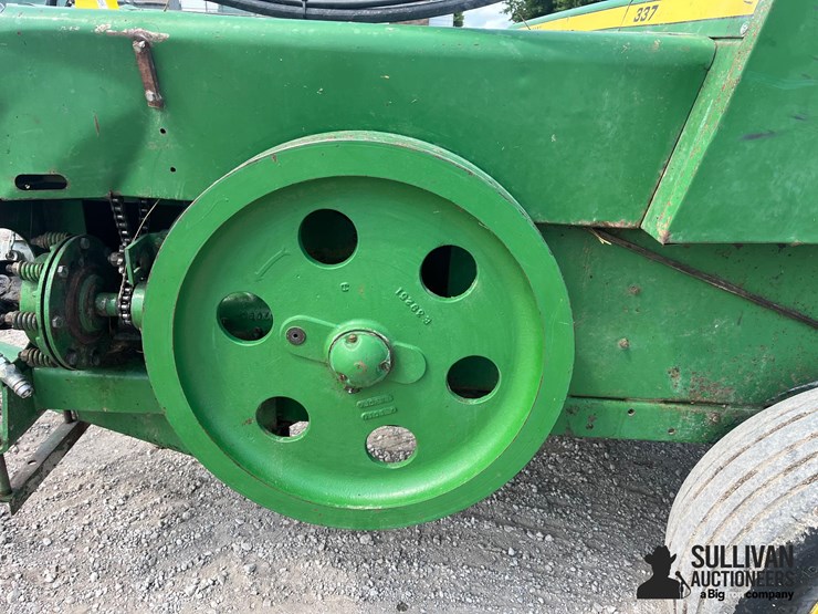 john-deere-337-image-16