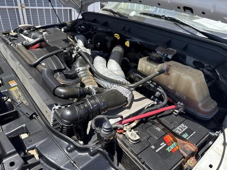 2015-ford-f550-image-21