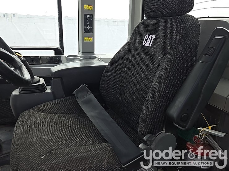 2018-caterpillar-926m-image-37