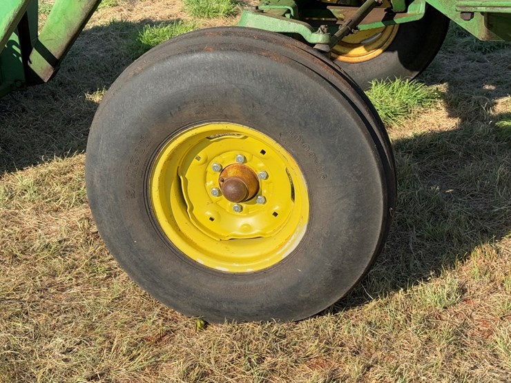 john-deere-4240-image-5