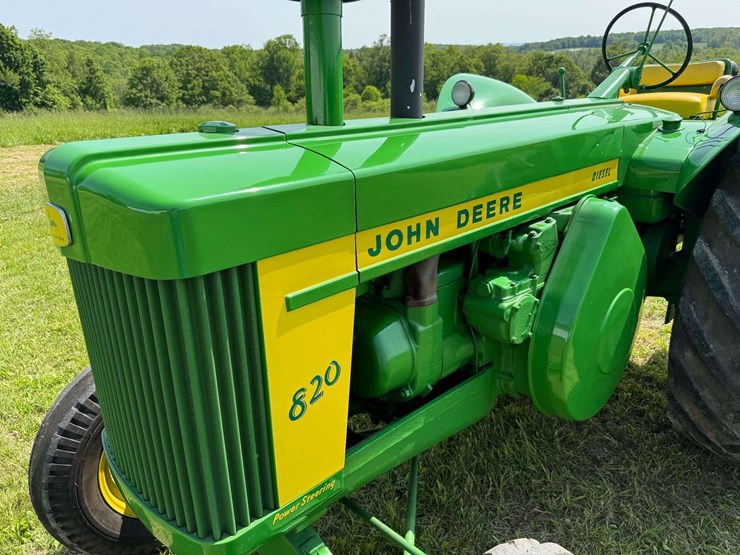 john-deere-820-image-11