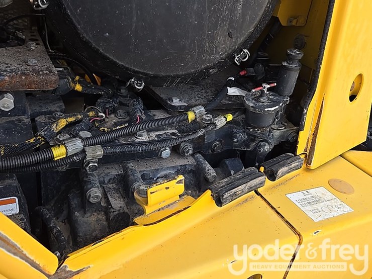 2014-komatsu-d155ax-7-image-51