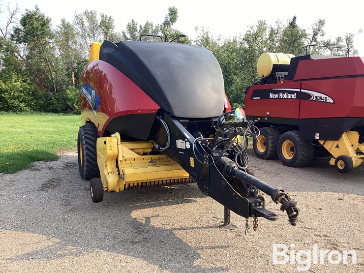 new-holland-big-baler-330-image-3