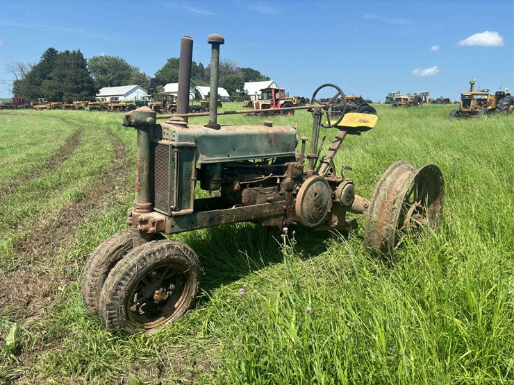john-deere-model-b-image-1