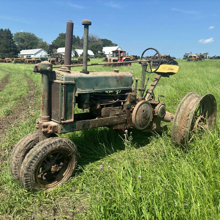 JOHN DEERE MODEL B