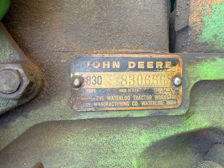 john-deere-830-image-26
