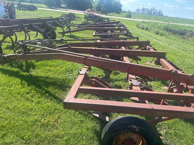 massey-ferguson-14-image-27