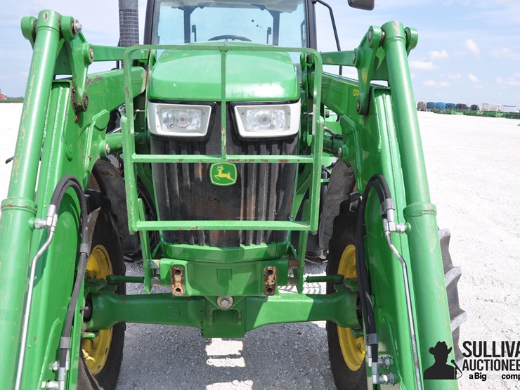 2015-john-deere-6130d-image-15