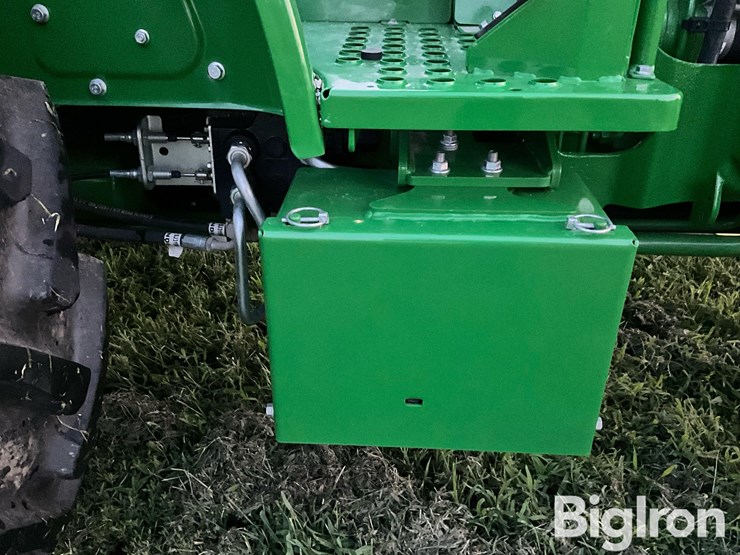 2022-john-deere-5045e-image-16