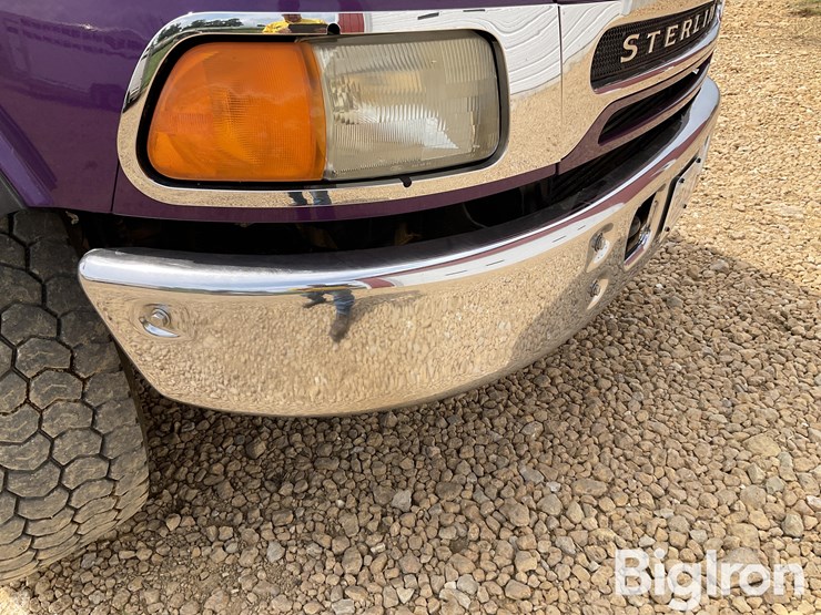2004-sterling-lt9500-image-15