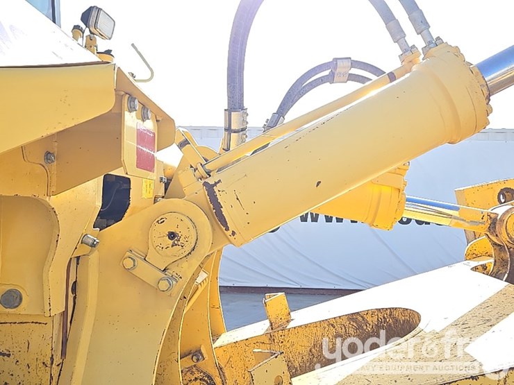 2014-komatsu-d155ax-7-image-30