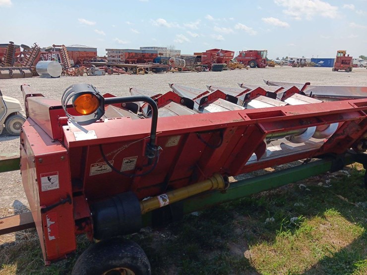 2024-massey-ferguson-863-image-2