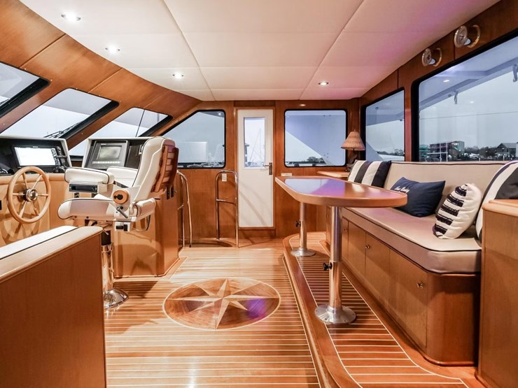 #18-•-2003-breaux-brothers-85'-yacht-|-"come-monday"-image-29