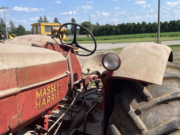 massey-harris-55-image-47