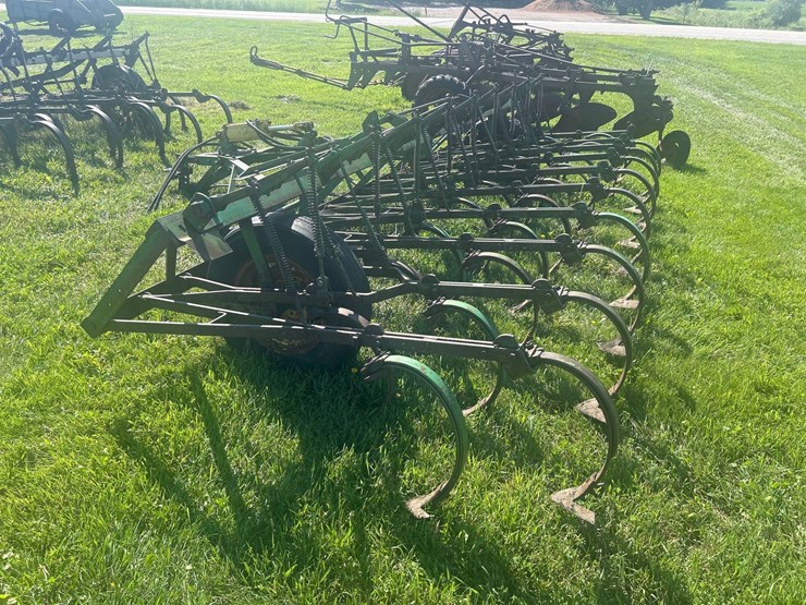 john-deere-14-image-14
